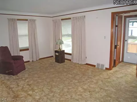 8614 Beech Ave, Brooklyn, OH 44144 photo 2