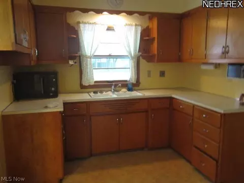 378 Abbe Rd N, Elyria, OH 44035 photo 6