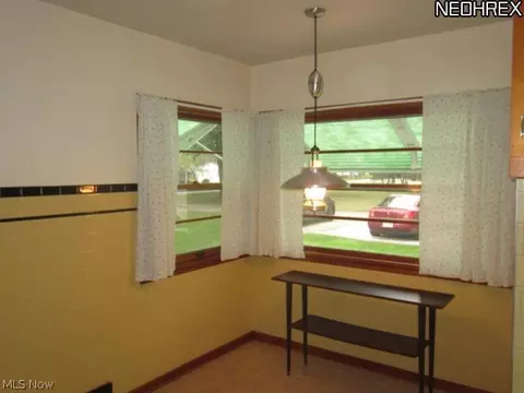 378 Abbe Rd N, Elyria, OH 44035 photo 5