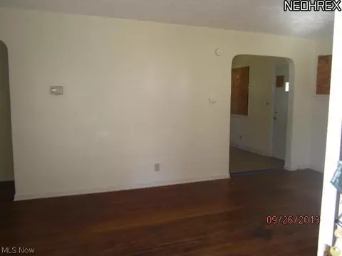737 Easter Ave, Akron, OH 44307 photo 4