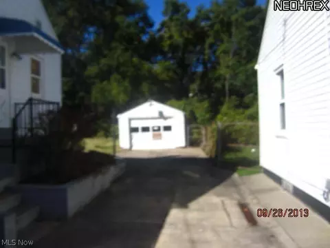 737 Easter Ave, Akron, OH 44307 photo 3