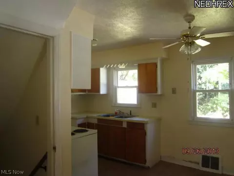 737 Easter Ave, Akron, OH 44307 photo 5