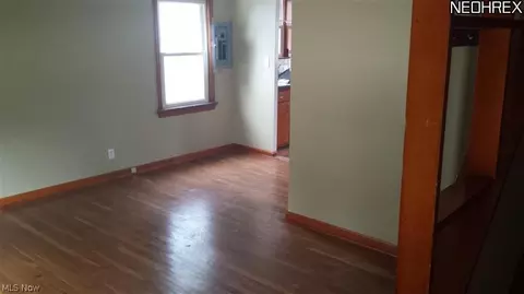 30065 Phillips Ave, Wickliffe, OH 44092 photo 5