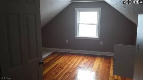 30065 Phillips Ave, Wickliffe, OH 44092 photo 12