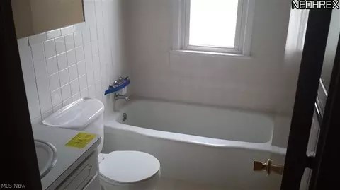 30065 Phillips Ave, Wickliffe, OH 44092 photo 9