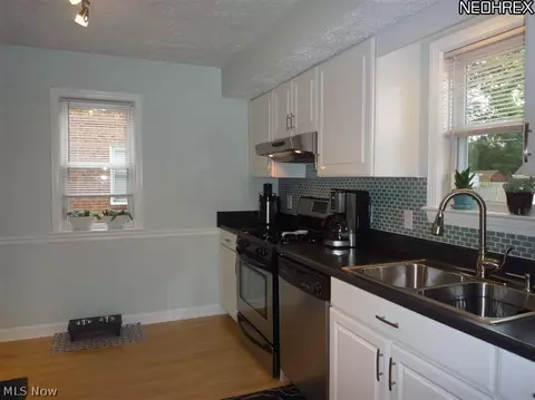 400 E 214th St, Euclid, OH 44123 photo 9