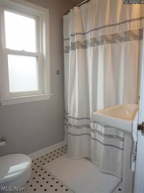 400 E 214th St, Euclid, OH 44123 photo 12