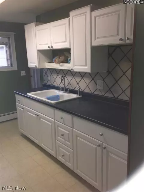 602 Baldwin St, Elyria, OH 44035 photo 4