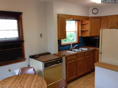 864 Kickapoo Ave, Akron, OH 44305 photo 2