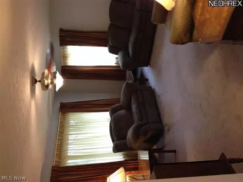 864 Kickapoo Ave, Akron, OH 44305 photo 8