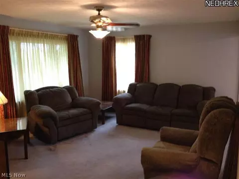 864 Kickapoo Ave, Akron, OH 44305 photo 9