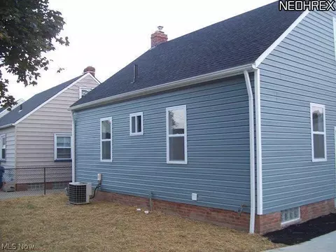2823 Commonwealth Dr, Parma, OH 44134 photo 13