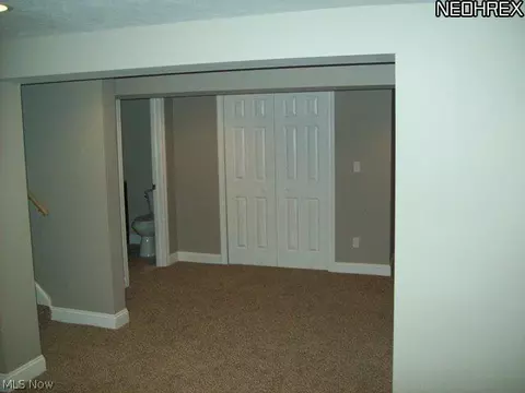 2823 Commonwealth Dr, Parma, OH 44134 photo 8