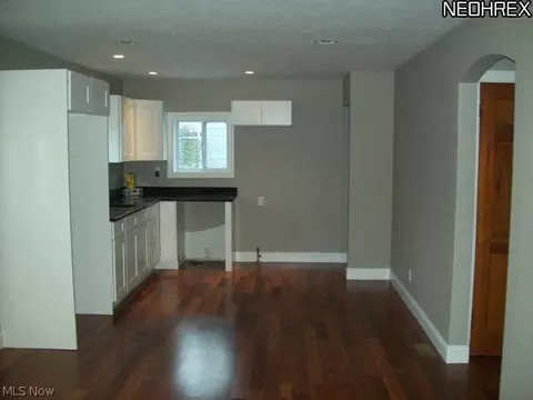 2823 Commonwealth Dr, Parma, OH 44134 photo 4