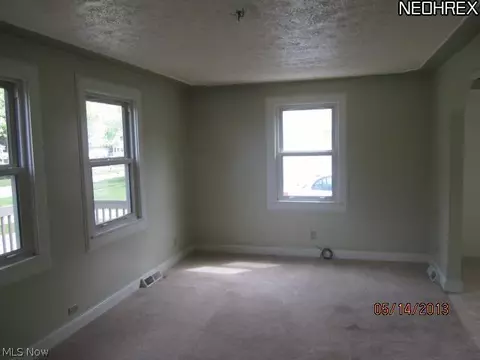 1468 E St, Lorain, OH 44052 photo 3