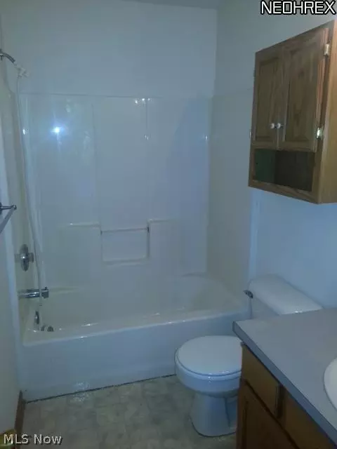 524 Bayberry Dr, Elyria, OH 44035 photo 9