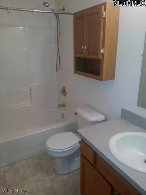 524 Bayberry Dr, Elyria, OH 44035 photo 7