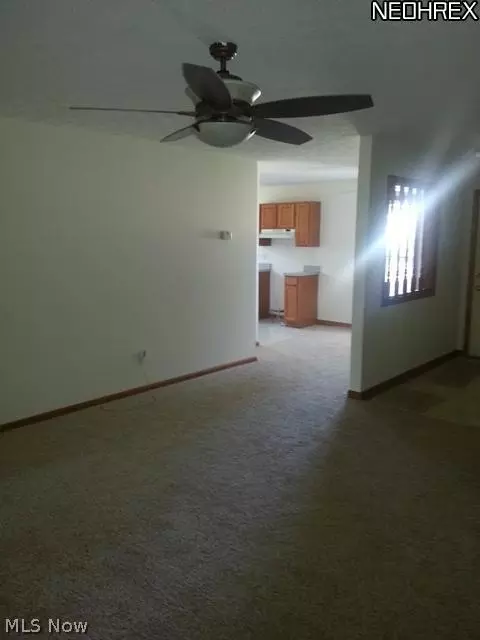 524 Bayberry Dr, Elyria, OH 44035 photo 4