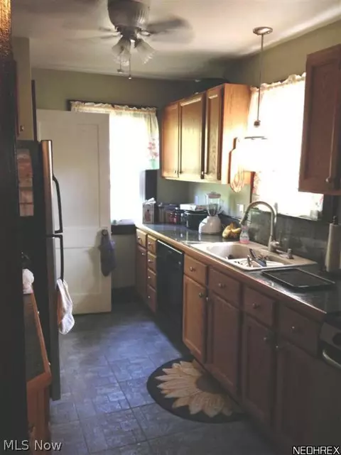 5948 Granger Rd, Ashtabula, OH 44004 photo 2