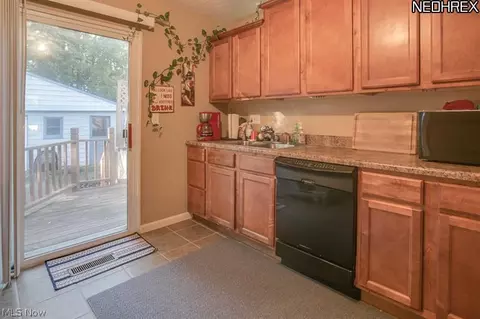 7418 Hawk Ave, Mentor, OH 44060 photo 3