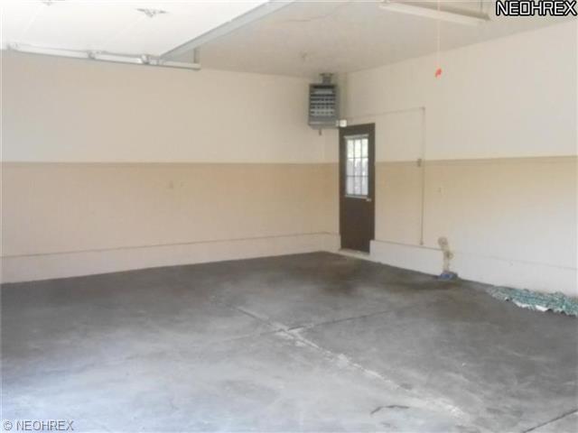 672 Angiline Dr, Youngstown, OH 44512 photo 1