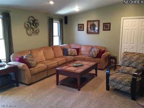 30730 Crescent Dr, Willowick, OH 44095 photo 2