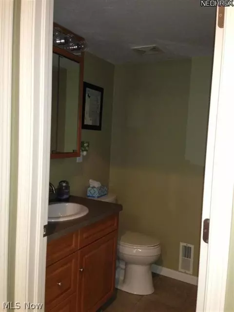 30730 Crescent Dr, Willowick, OH 44095 photo 19