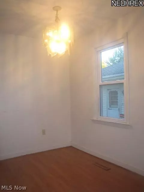 1812 Robindale St, Wickliffe, OH 44092 photo 5