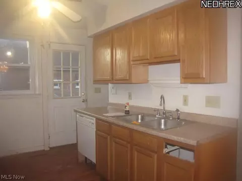 1812 Robindale St, Wickliffe, OH 44092 photo 6