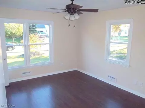 10602 Windham Rd, Parma, OH 44130 photo 7