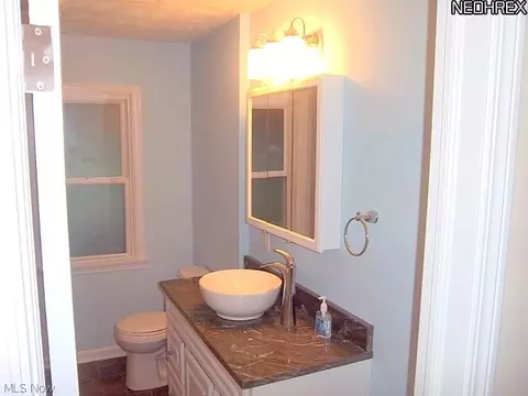 10602 Windham Rd, Parma, OH 44130 photo 9