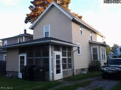 225 Bath St, Elyria, OH 44035 photo 4