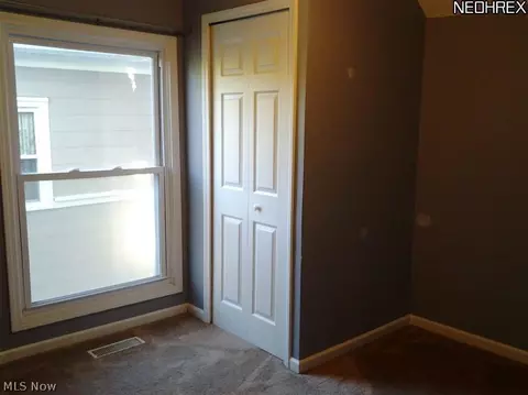 225 Bath St, Elyria, OH 44035 photo 17