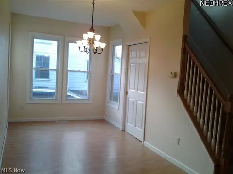 225 Bath St, Elyria, OH 44035 photo 9