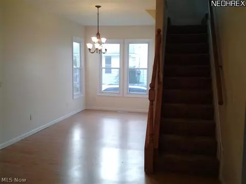 225 Bath St, Elyria, OH 44035 photo 8
