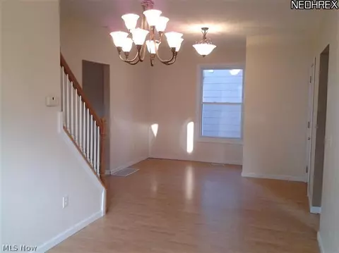 225 Bath St, Elyria, OH 44035 photo 10