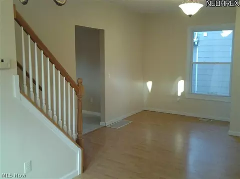 225 Bath St, Elyria, OH 44035 photo 11