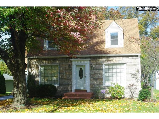 320 Ewing Rd, Youngstown, OH 44512 photo 1