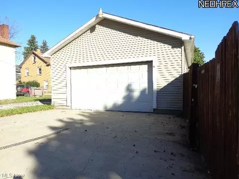 15 Hawthorne St, Struthers, OH 44471 photo 2