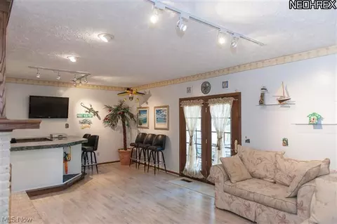 256 Yale Ave, Elyria, OH 44035 photo 8