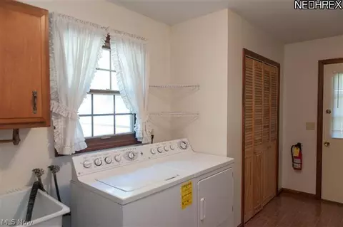 256 Yale Ave, Elyria, OH 44035 photo 6