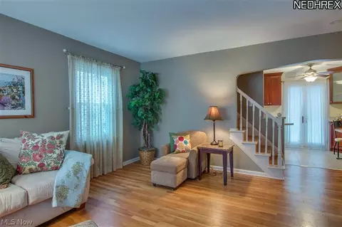 29688 Phillips Ave, Wickliffe, OH 44092 photo 2