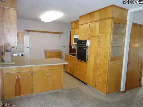 205 W 23rd St, Dover, OH 44622 photo 5