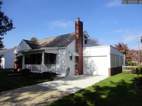 205 W 23rd St, Dover, OH 44622 photo 2