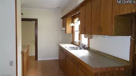 2231 E 39th St, Ashtabula, OH 44004 photo 8