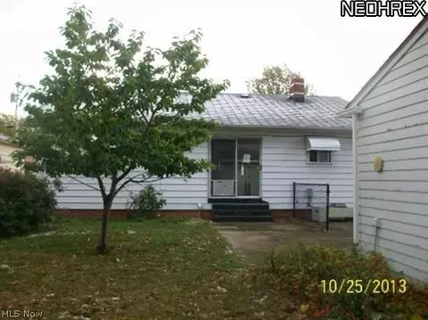 632 E 300th St, Willowick, OH 44095 photo 2