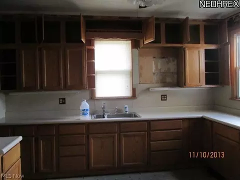 361 S 9th St, Coshocton, OH 43812 photo 8