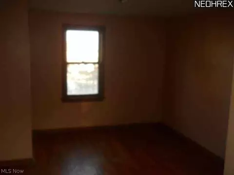 1631 E 276th St, Euclid, OH 44132 photo 9