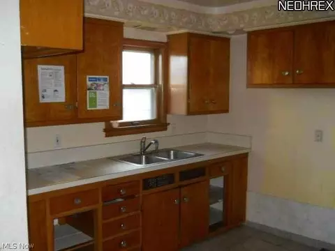 1631 E 276th St, Euclid, OH 44132 photo 6