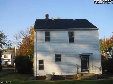 1631 E 276th St, Euclid, OH 44132 photo 3